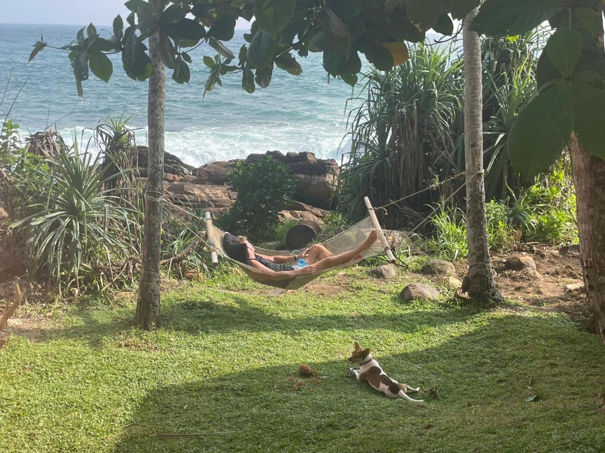 Barefoot Backpackers Hostel Zuid-Dikwella Buitenkant foto
